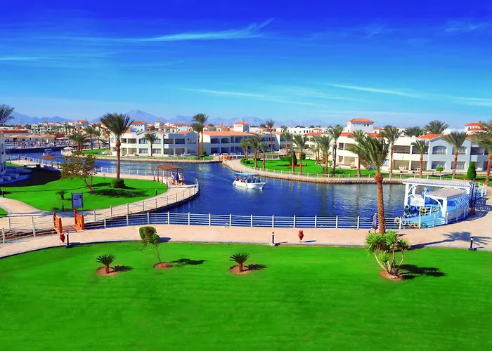 Pickalbatros Dana Beach Resort - Aqua Park